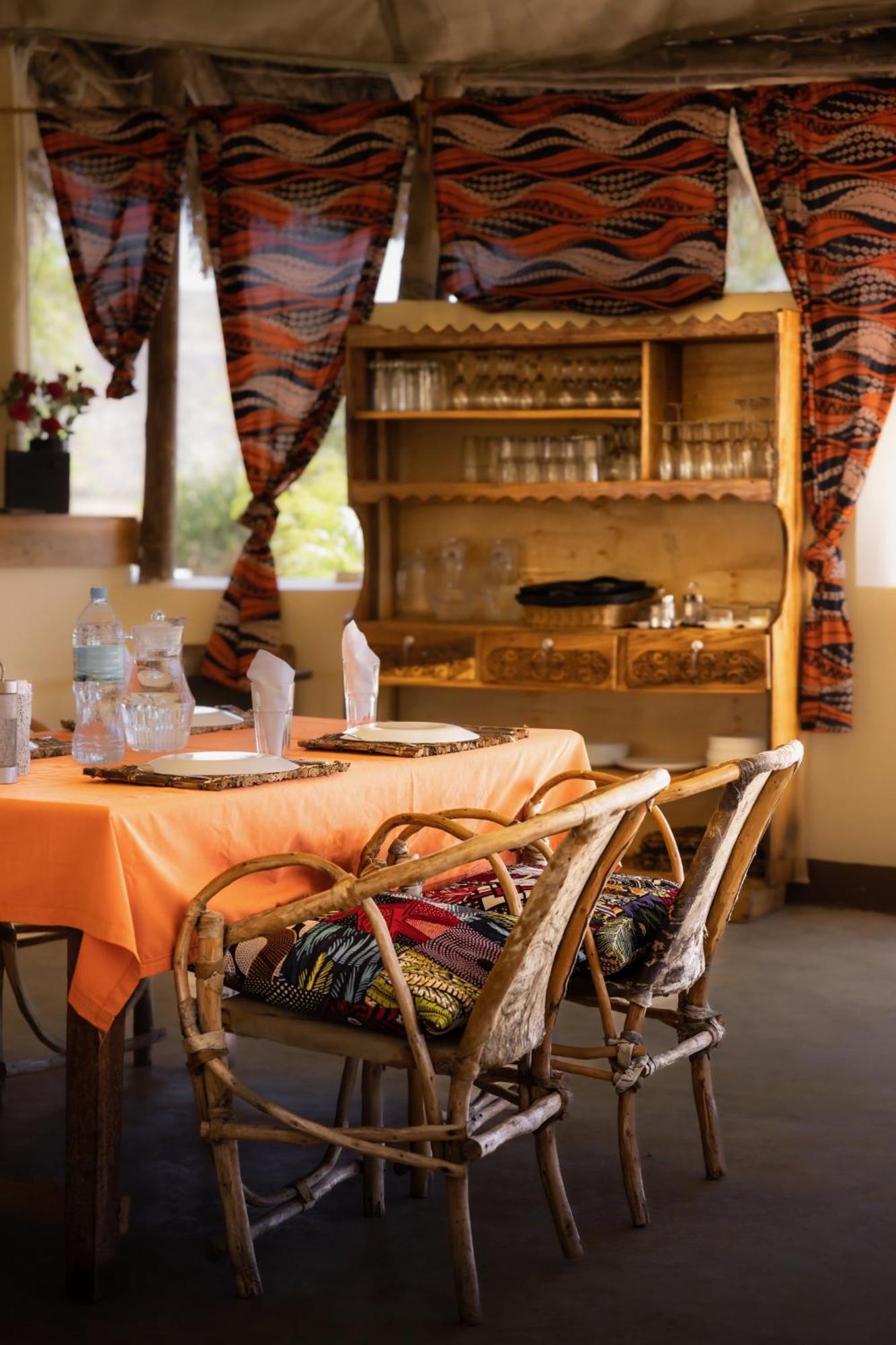 Lake Natron Maasai Giraffe Eco Lodge And Camping Mtowabaga Exterior foto